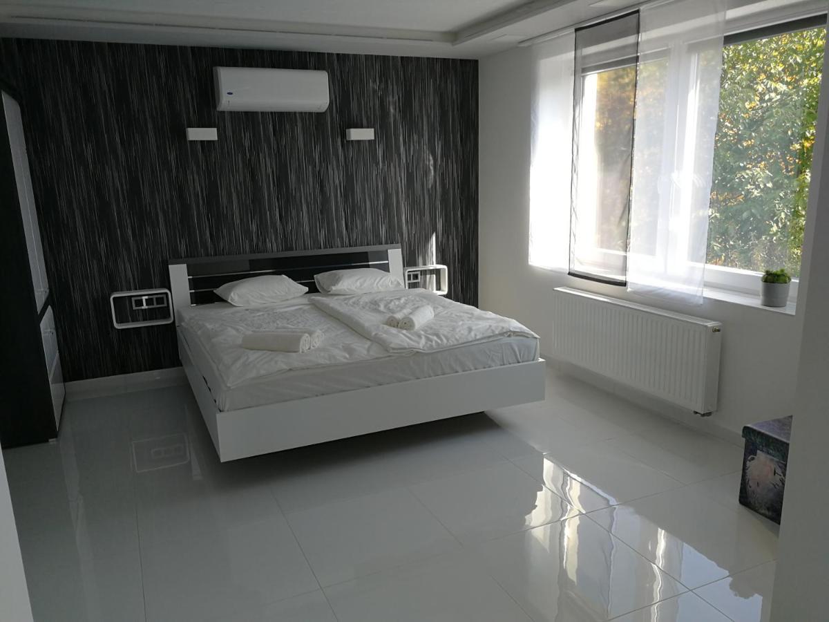 Aqua Solar Apartmanhaz Мишкольц Экстерьер фото