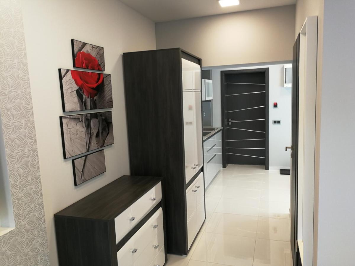 Aqua Solar Apartmanhaz Мишкольц Экстерьер фото